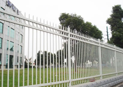 郑州厂区锌钢护栏使用案例