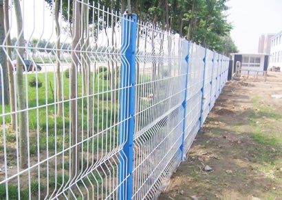兰州桃型柱护栏网使用案例