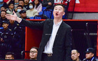 青岛队记：刘维伟恢复良好，将重返教练席执教关键战。